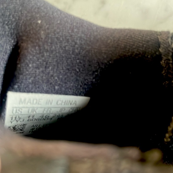 Adidas Ultra Boost Men’s 11.5 - Picture 5 of 8